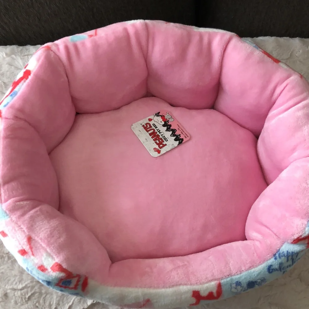 Cozy PEANUTS Pink Valentines Small Pet BED